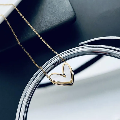 Heart Pendant Shell necklace | 18k Gold-plated Stainless Steel