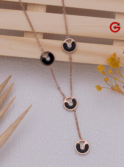 Gehna Buzz Enchanting Black Stone Pendant